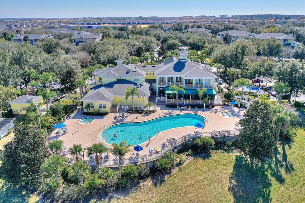A Spooktacular Haunted Mansion. Apartment Kissimmee